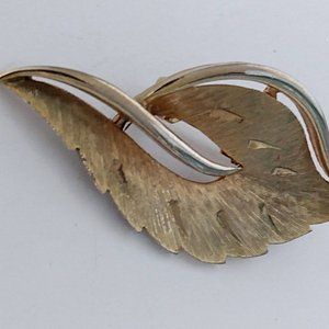 Brushed Gold Tone Leaf Metallic Brooch Lapel Pin
